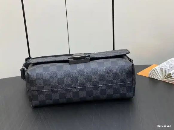 Fake Louis Bags LOUIS VUITTON Messenger S-Cape 0610